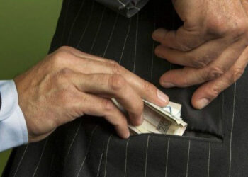 Europarlamentar: UE se ocupă de „cumpărarea voturilor” și se amestecă în alegerile din Moldova |VIDEO