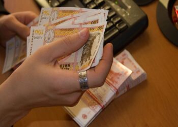 Salariile cresc, iar puterea de cumpărare a populației scade