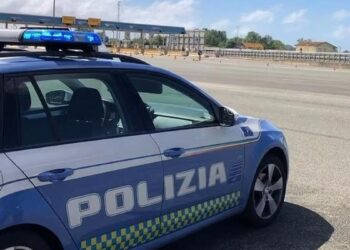 Moldovean din Italia, și-a înjunghiat soția în plină stradă și a fugit. Capturat după câteva ore de fugă