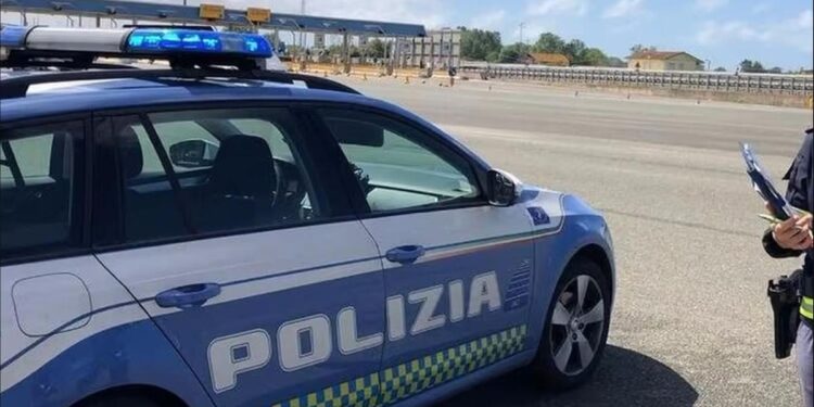 Moldovean din Italia, și-a înjunghiat soția în plină stradă și a fugit. Capturat după câteva ore de fugă