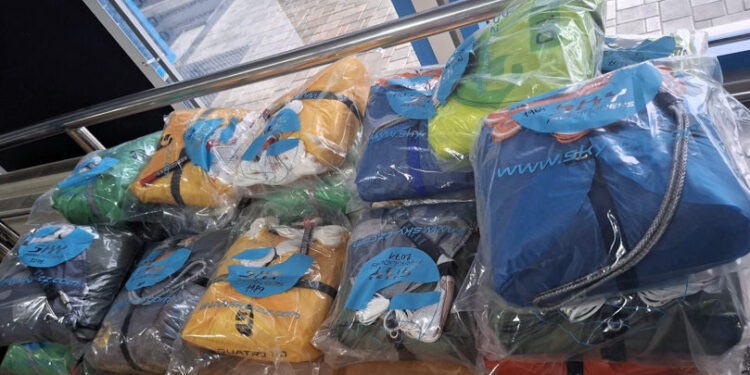 Moldovean prins la vama Leușeni cu echipamente pentru paraplanorism de 16 mii de euro