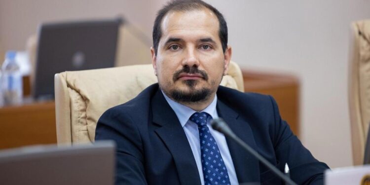 У министра Бузу незадекларированная элитная квартира в Риме?