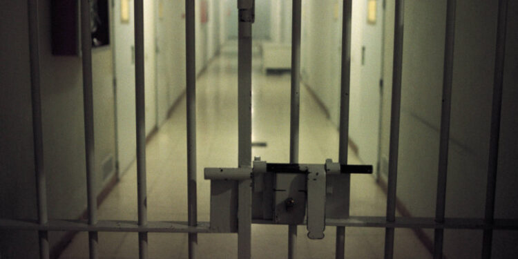 Escroc din Chișinău, condamnat la 6 ani de închisoare în lipsă