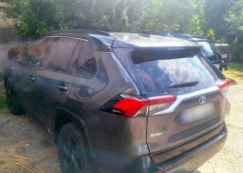 Mașină furată în Italia, descoperită la Albița: șoferul spune că a cumpărat-o avariată