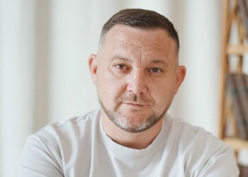 Gabriel Călin, reținut după percheziții. Bloggerul Vitalie Florea, vizat de anchetă