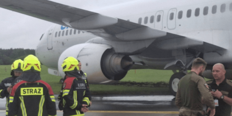 Un avion a ratat ieșirea și a ieșit de pe pistă în Polonia