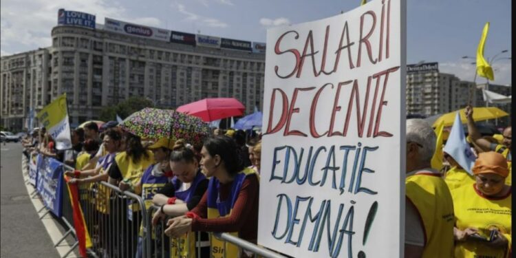 În loc de ore, proteste: În România are loc o grevă de amploare a profesorilor