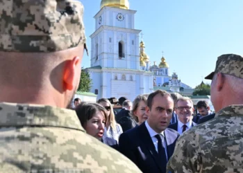 Președintele Franței a nominalizat un nou premier: cine este Sébastien Lecornu?