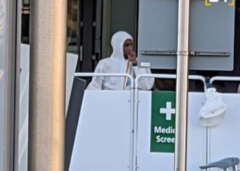 Британский аэропорт эвакуировали из-за химической угрозы