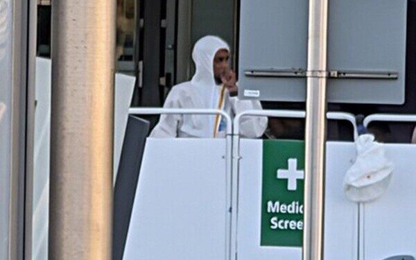 Британский аэропорт эвакуировали из-за химической угрозы