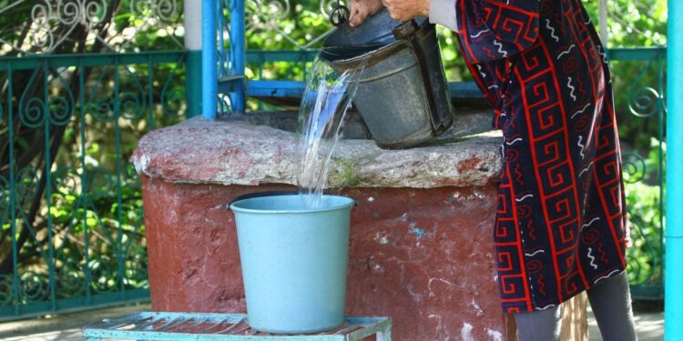 75% dintre fântânile din Moldova sunt contaminate – apa nu este sigură pentru consum