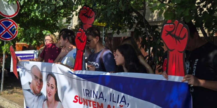 Soții Volciuc, activiști ai Blocului „Victorie”, rămân în arest pentru încă 30 de zile