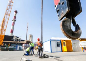 Un muncitor român din Italia a căzut de la etajul 5 al unui bloc unde lucra.  Ce piste iau în calcul anchetatorii