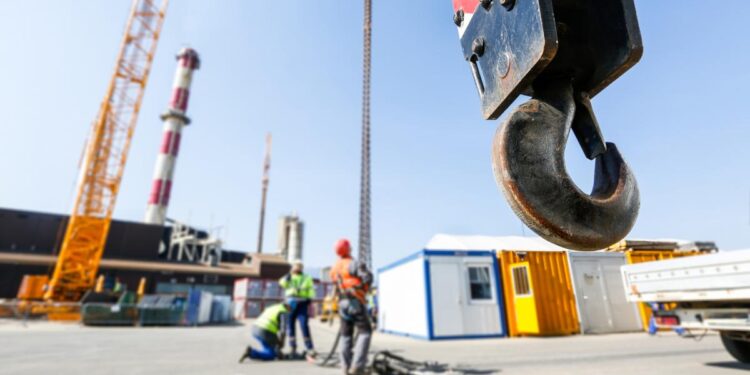 Un muncitor român din Italia a căzut de la etajul 5 al unui bloc unde lucra. Ce piste iau în calcul anchetatorii