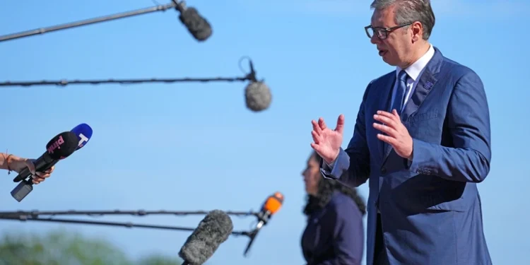 Вучич заявил о подготовке стран мира к войне