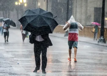 Циклон Барбара надвигается на Румынию: за 24 часа выпадет месячная норма осадков