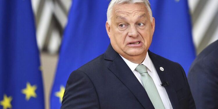 Орбан предложил России и ЕС провести переговоры о безопасности в Европе