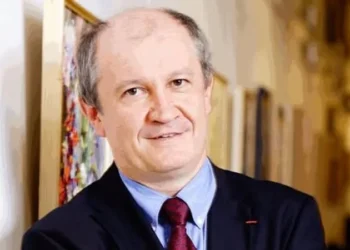 Идея выдвинуть Мунтяну на пост премьера могла принадлежать Макрону