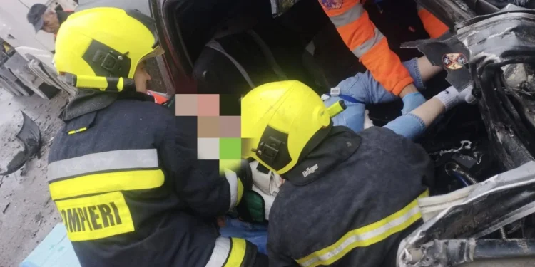 Серьезная авария в Единцах. Молодому человеку потребовалась помощь спасателей