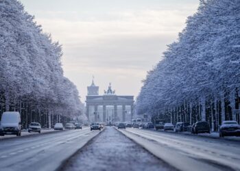 Зимы в Европе могут снова стать снежными и морозными, но хорошего в этом мало