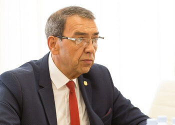 Экономисты предупреждают о кризисе: Дефицит платежного баланса бьет рекорды