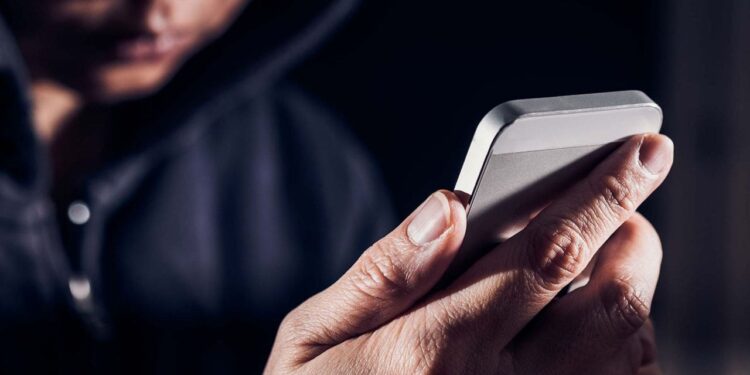 В Чимишлии молодого человека приговорили к 7 годам за мошенничество по схеме «родственник попал в аварию»