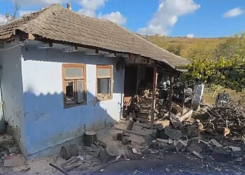 Жизнь на грани: История матери, которая заботится о сыне-инвалиде и младших детях