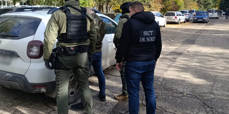 Разоблачена преступная группа, занимавшаяся незаконной миграцией, вымогательством и торговлей наркотиками