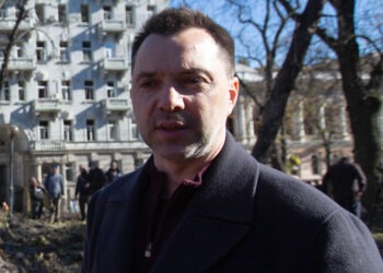 «Как Саша Белый на стрелку». Арестович хочет поехать к Путину