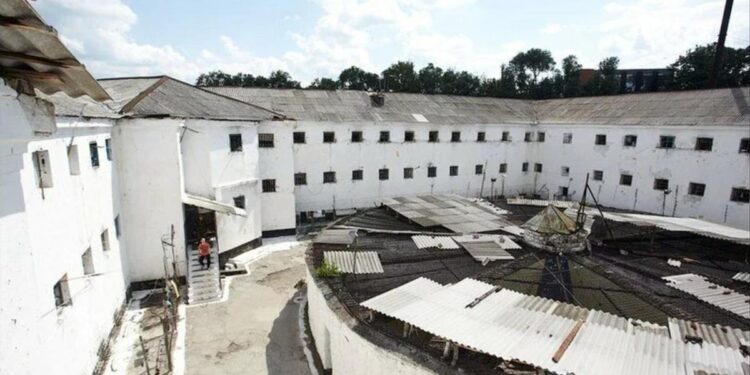 Ofițer de la Penitenciarul nr. 13, condamnat pentru înlesnirea unei evadări