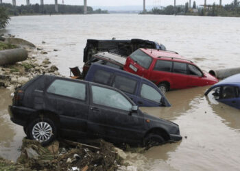 Viitură devastatoare în Bulgaria: un râu „renăscut” a înghițit hotelurile din Elenite
