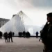 В Лувре произошло ограбление