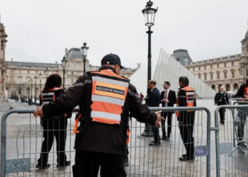 Во Франции арестовали двух подозреваемых в ограблении Лувра