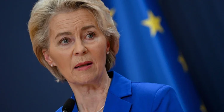 Ursula rămâne, dar 3 moțiuni de cenzură aruncă o umbră asupra mandatului ei