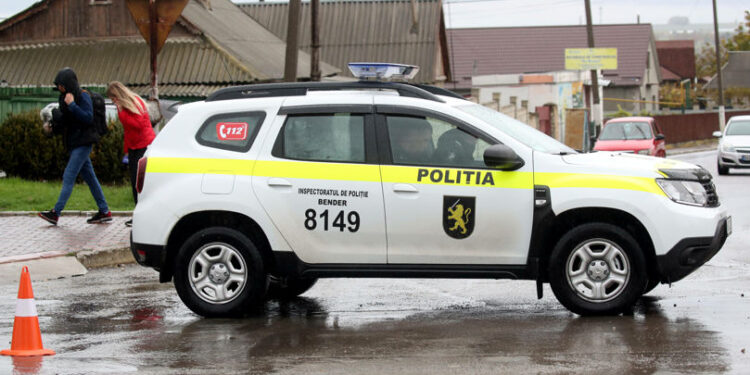 Femeie salvată de polițiști la Soroca după ce și-a pus viața în pericol