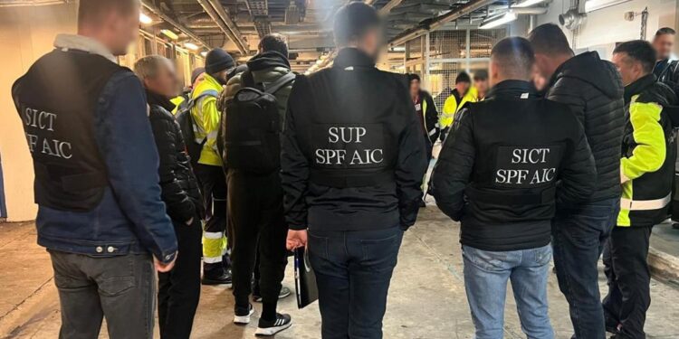 Hoț prins pe Aeroportul Chișinău: a furat bani din bagajele pasagerilor