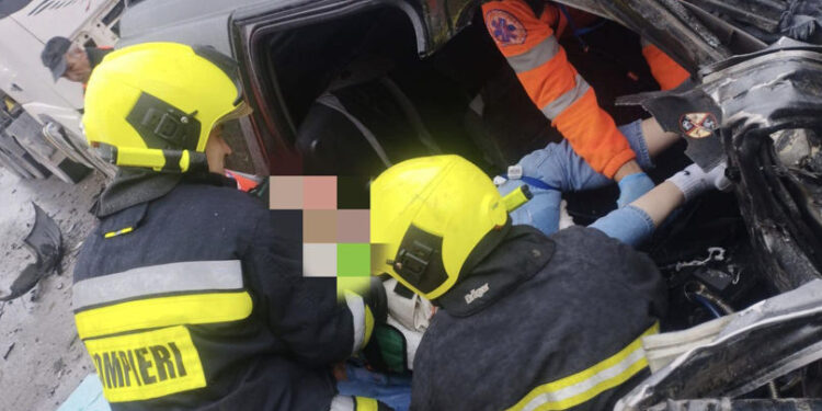 Accident pe traseul Cantemir–Cahul: trei persoane rănite, două descarcerate