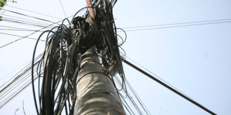 Doi oameni au murit electrocutându-se în Colonița și Cahul din cauza lucrărilor neautorizate