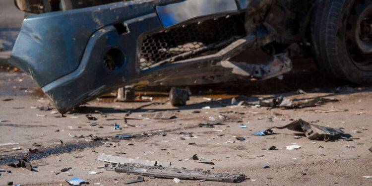 Accident cu implicarea unei mașini de Poliție la Florești: Două persoane au ajuns la spital