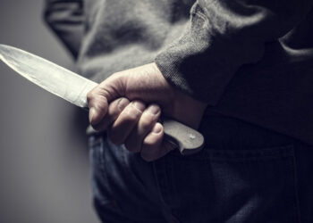 Bărbat din Șoldănești, reținut după ce și-a rănit prietenul cu un cuțit