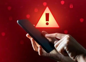 Atenție la apelurile false! Cum încearcă escrocii să fure date și bani