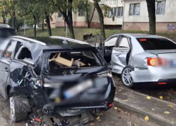 Accident în lanț la Ciocana: Patru mașini avariate, un șofer rănit