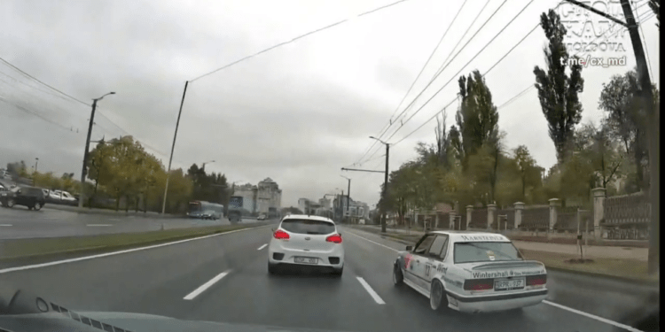 Drifturi periculoase pe bulevardul Dacia, în plin trafic