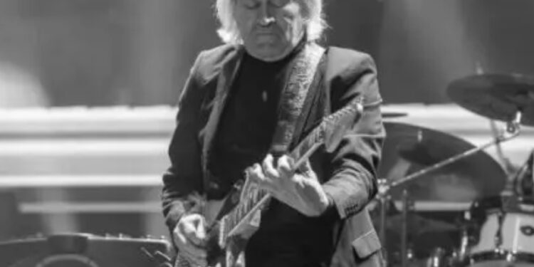 A murit Alexandru Cazacu, chitaristul emblematic al formației „Noroc”