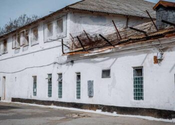 Tânăr condamnat la un an și șase luni de închisoare pentru trafic de influență