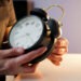 Moldova trece la ora de iarnă în weekendul 25–26 octombrie 2025