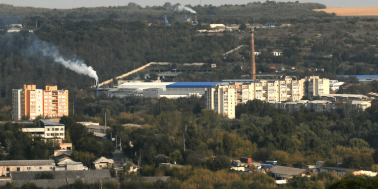 Bătaie între vecini la Soroca din cauza unui loc de parcare: un bărbat, condamnat la muncă în folosul comunității