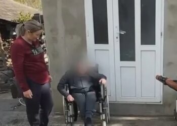 Viața ca o luptă continuă. Povestea unei mame care își crește singură cei trei copii