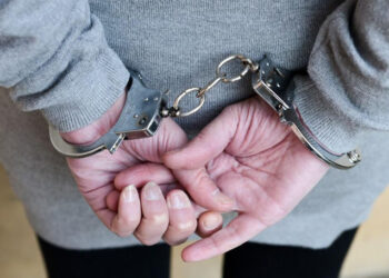 Conflict familial transformat în dosar penal: muncă în folosul comunității pentru agresiune