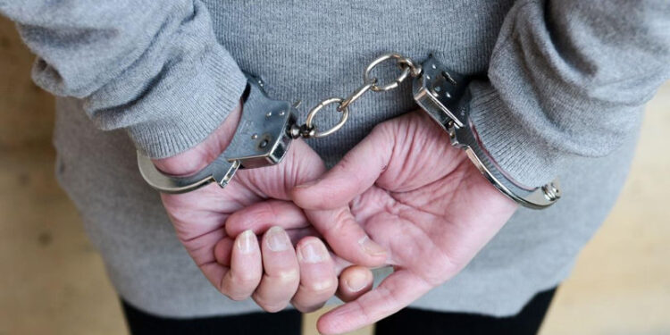 Conflict familial transformat în dosar penal: muncă în folosul comunității pentru agresiune